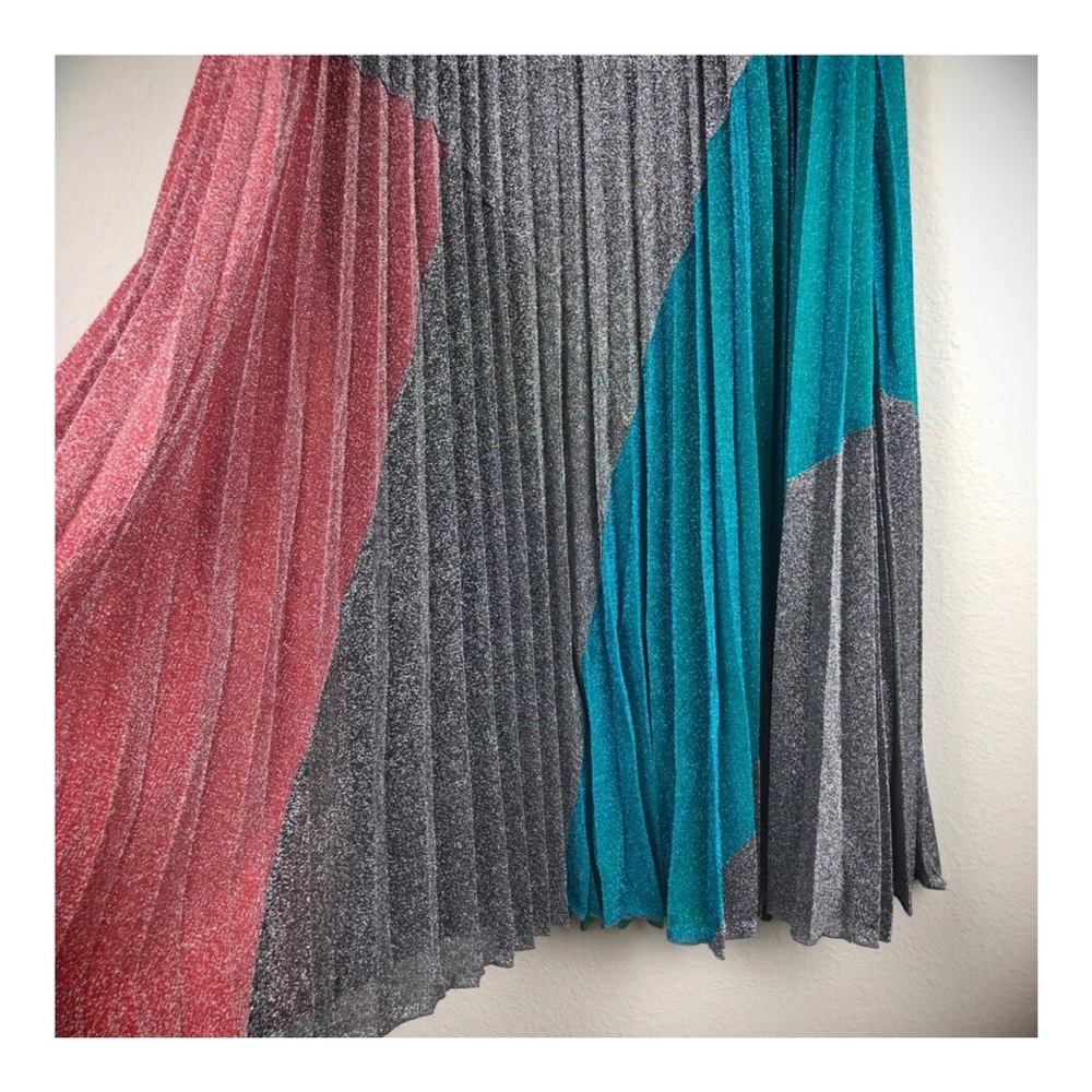 RESTOCKED 😍 GRACIA MULTI COLOR LONG PLEATED SKIRT - Picture 6 of 7